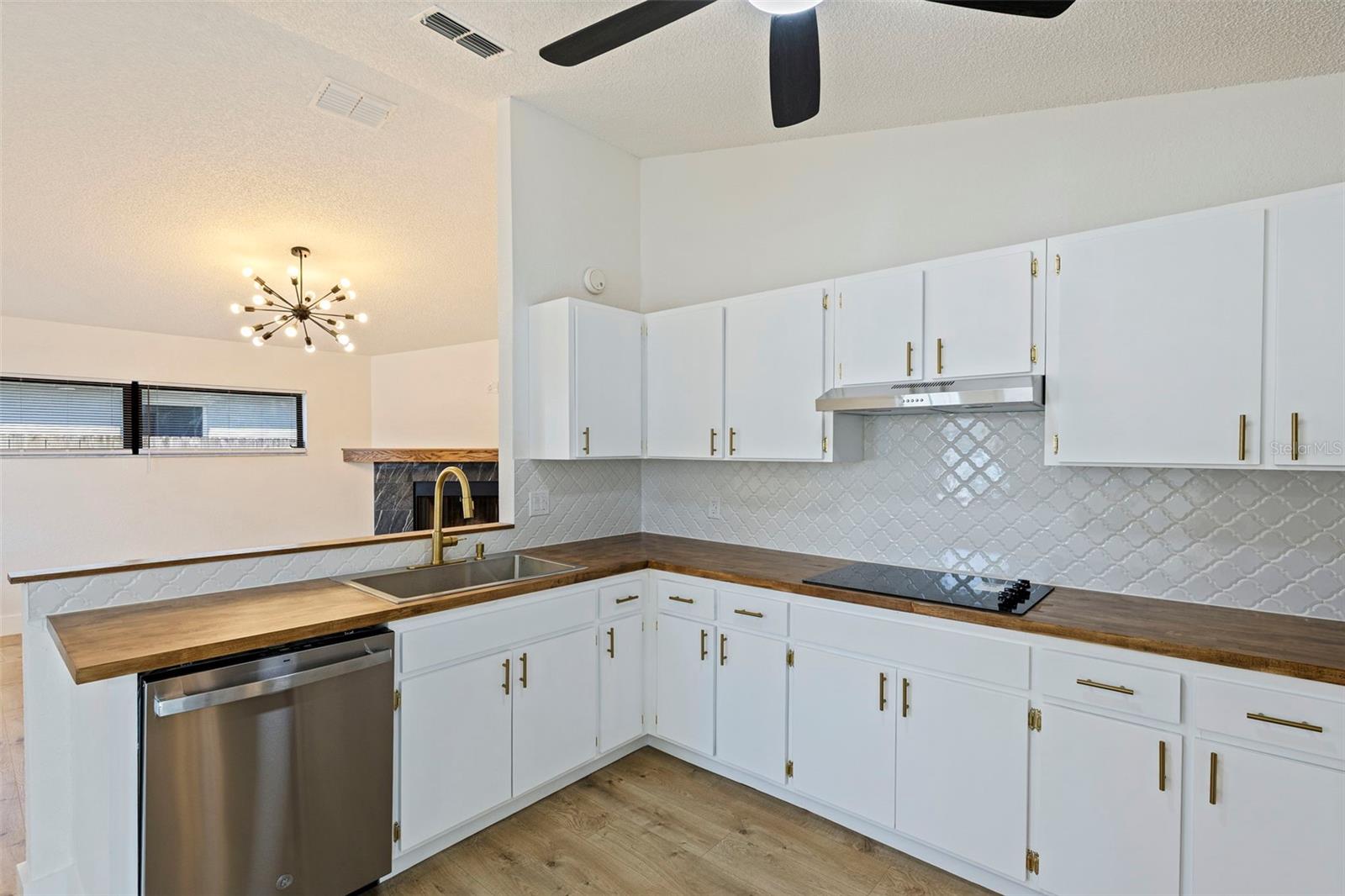 Image 5 of 33 For 6401 69th Avenue N