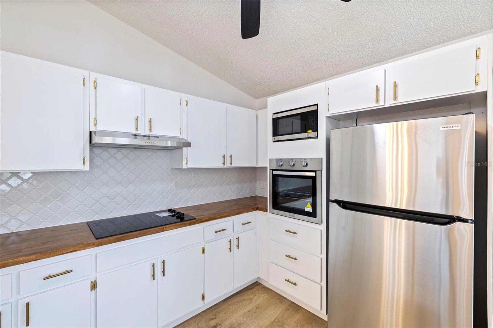 Image 8 of 33 For 6401 69th Avenue N