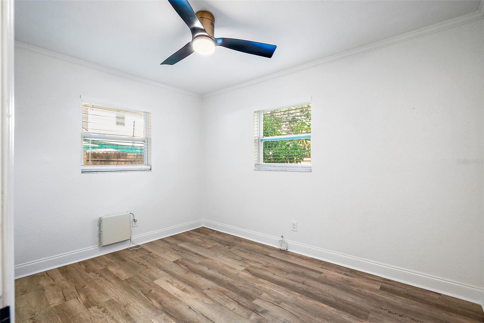 Image 11 of 32 For 779 12th Ave N