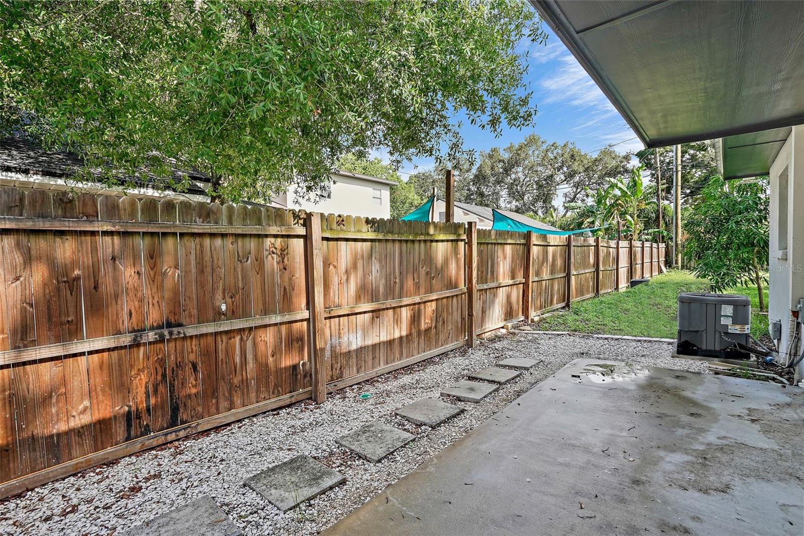 Image 17 of 32 For 779 12th Ave N