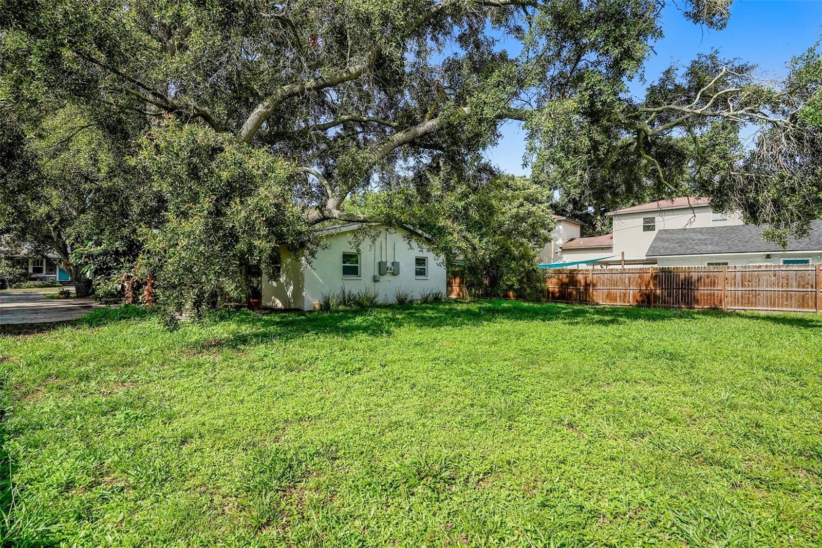 Image 18 of 32 For 779 12th Ave N