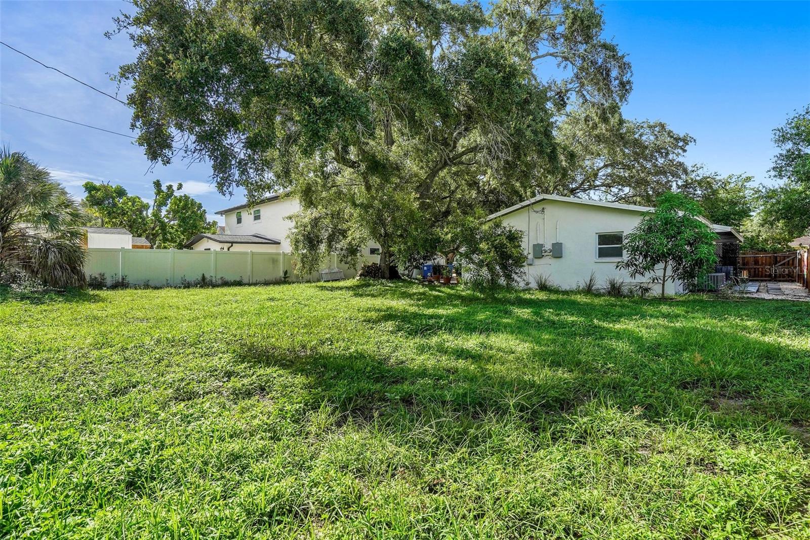 Image 19 of 32 For 779 12th Ave N