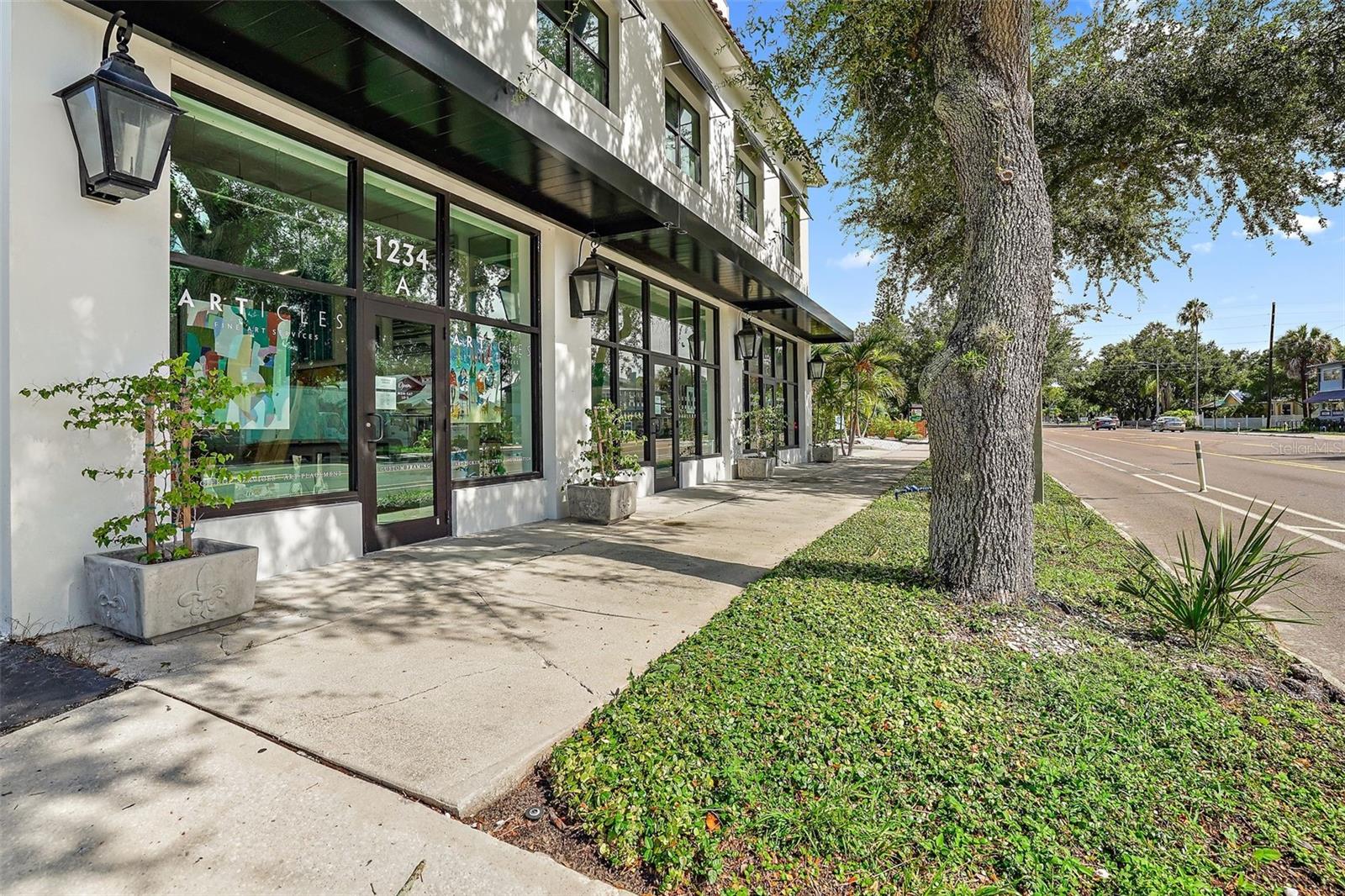 Image 29 of 32 For 779 12th Ave N