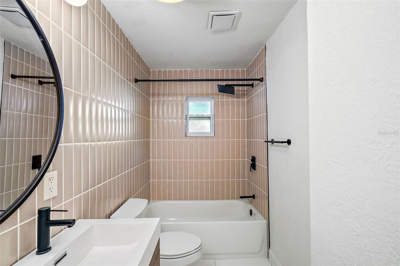 Image 7 of 32 For 779 12th Ave N