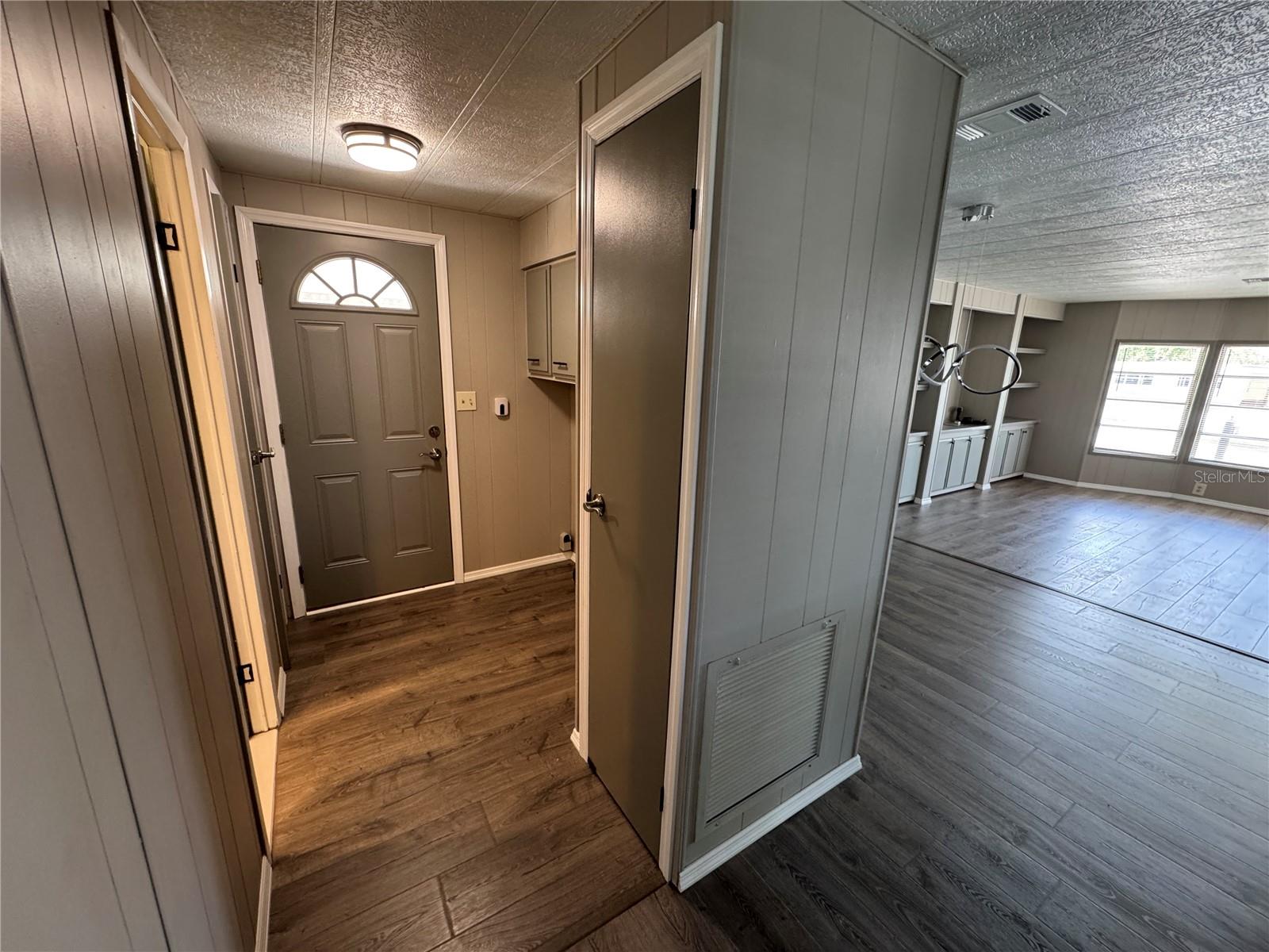 Image 17 of 35 For 8066 Highpoint Boulevard