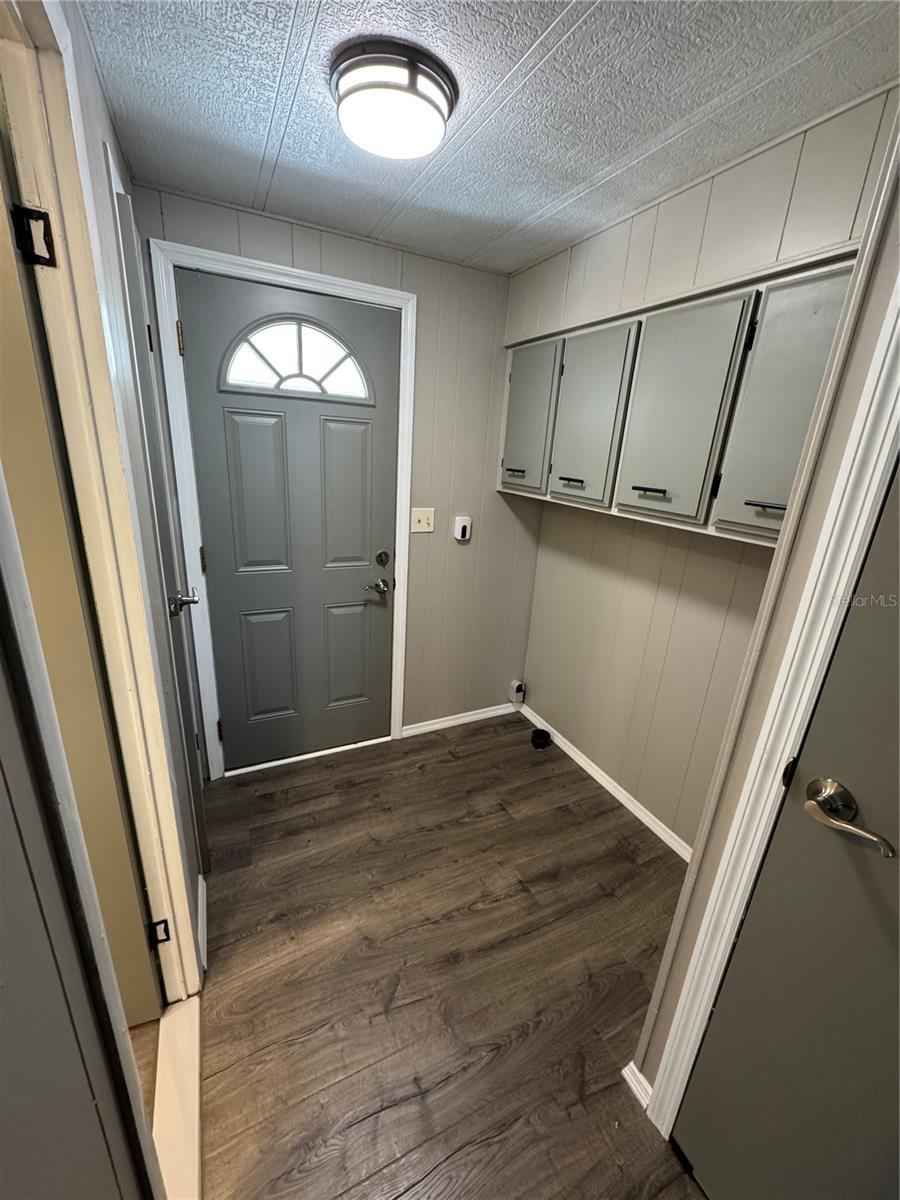 Image 18 of 35 For 8066 Highpoint Boulevard