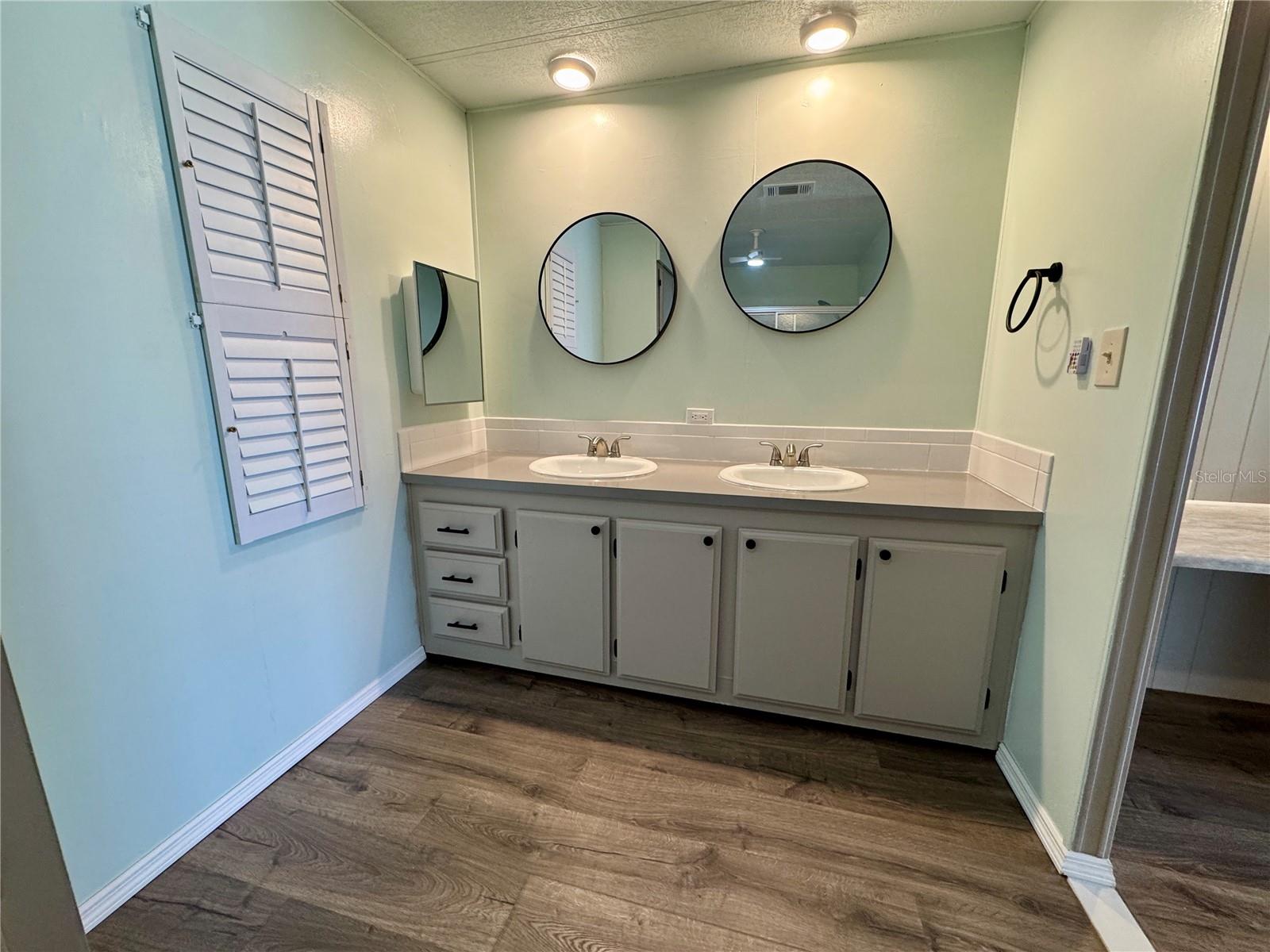 Image 27 of 35 For 8066 Highpoint Boulevard