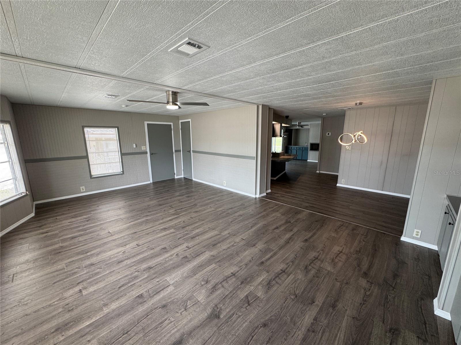 Image 7 of 35 For 8066 Highpoint Boulevard