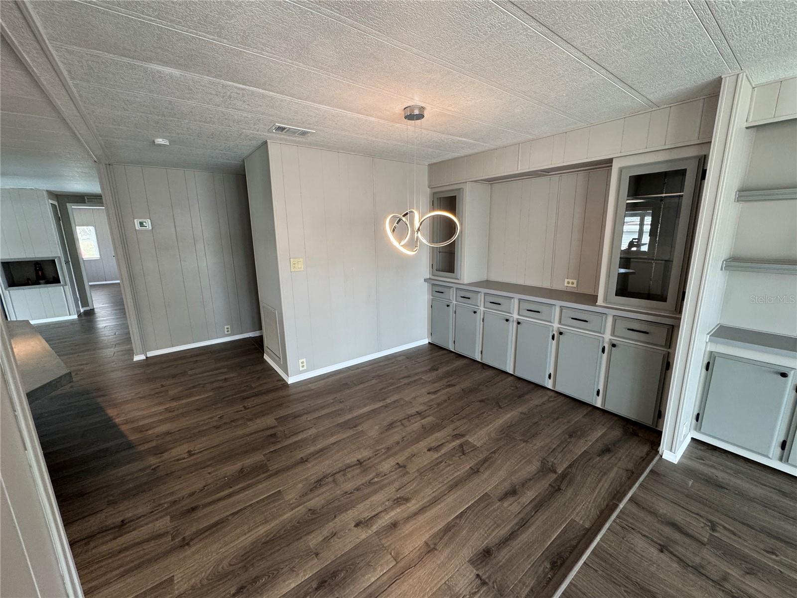 Image 9 of 35 For 8066 Highpoint Boulevard