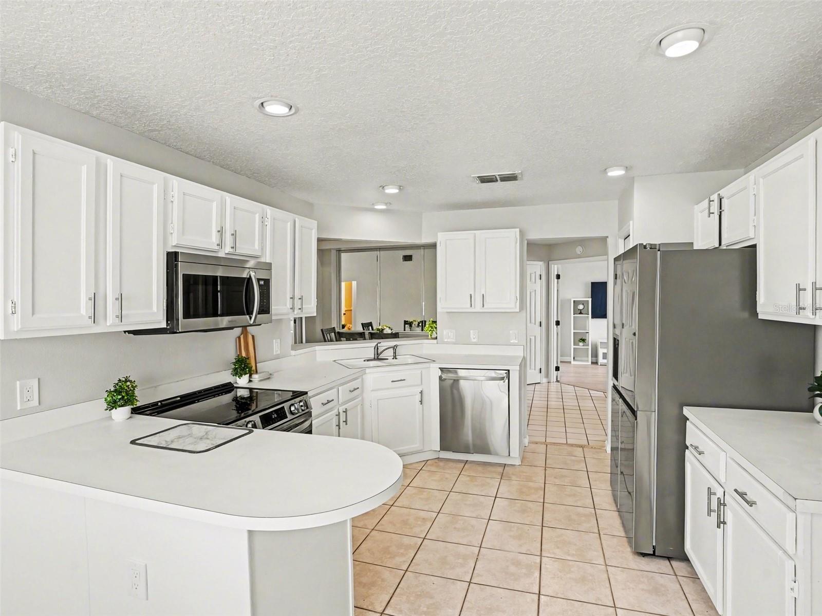 Image 3 of 40 For 3772 Ventura Cove Dr