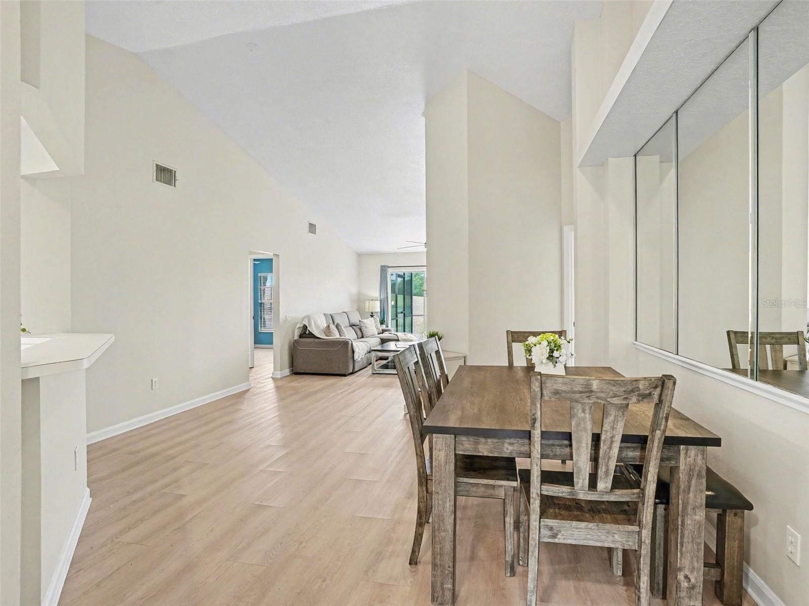 Image 5 of 40 For 3772 Ventura Cove Dr