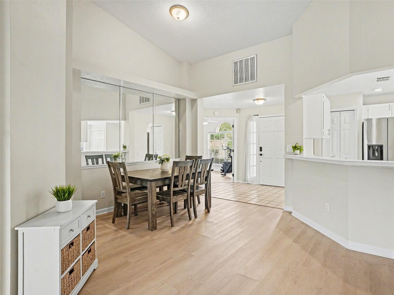 Image 7 of 40 For 3772 Ventura Cove Dr