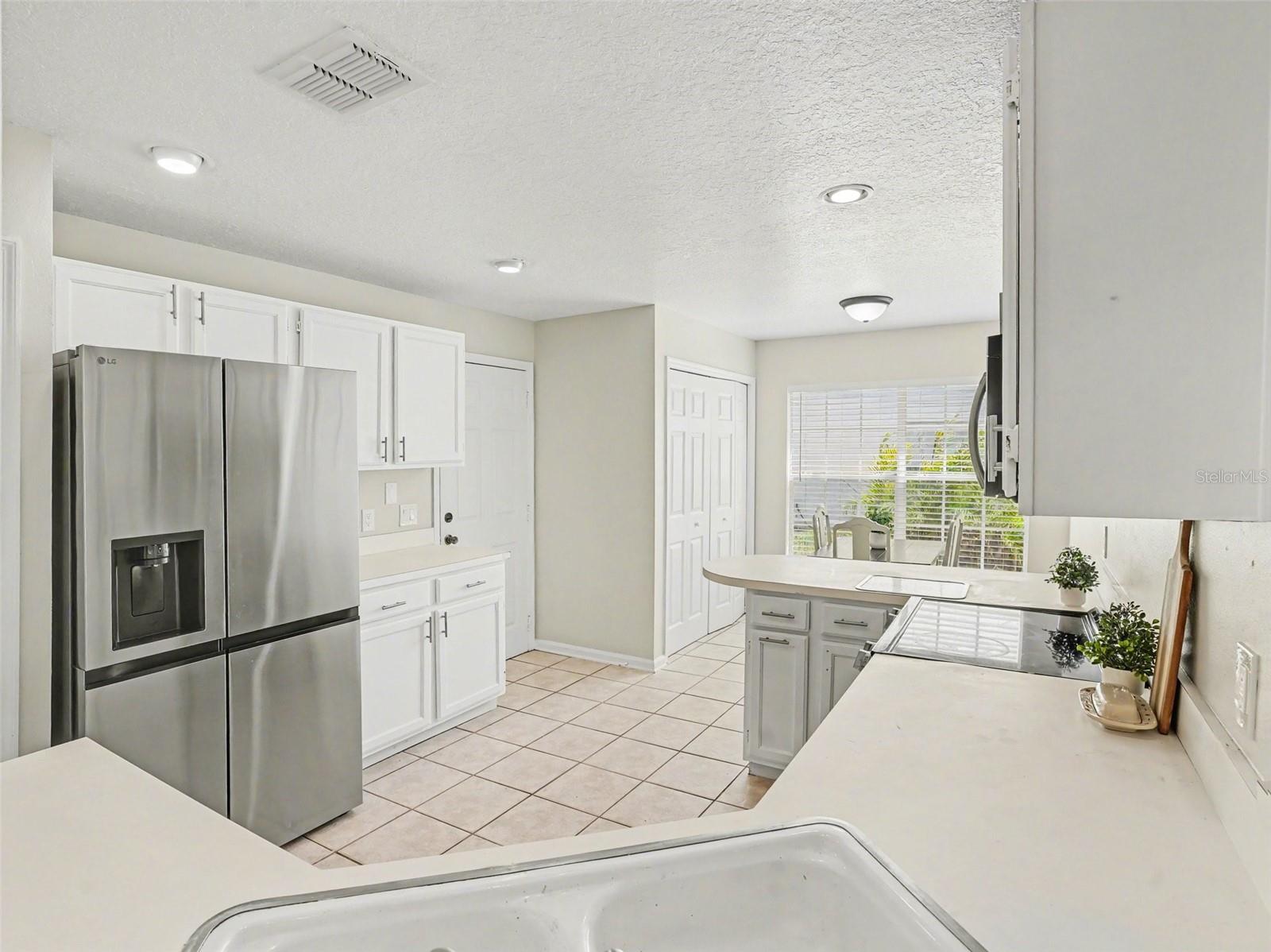 Image 8 of 40 For 3772 Ventura Cove Dr