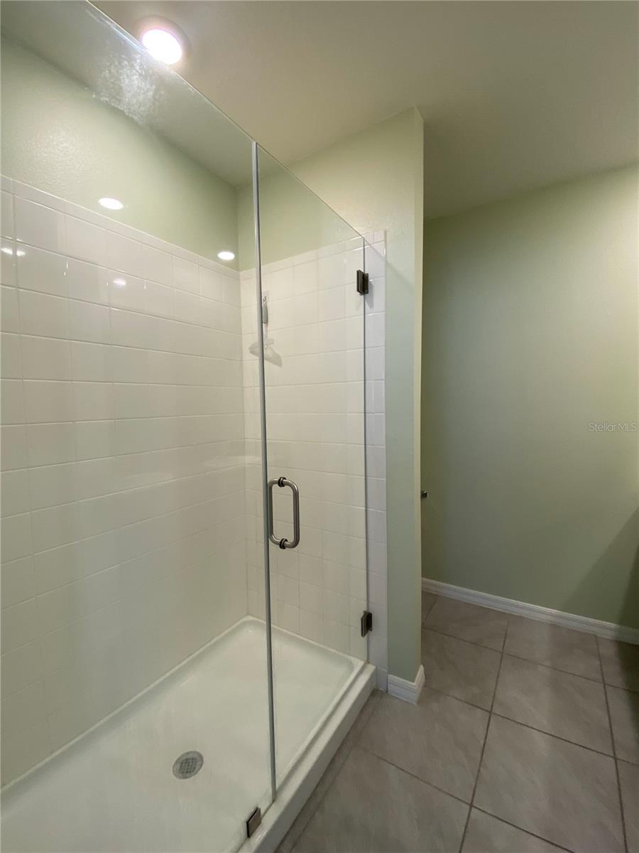 Image 17 of 23 For 33801 Jasmine Star Loop