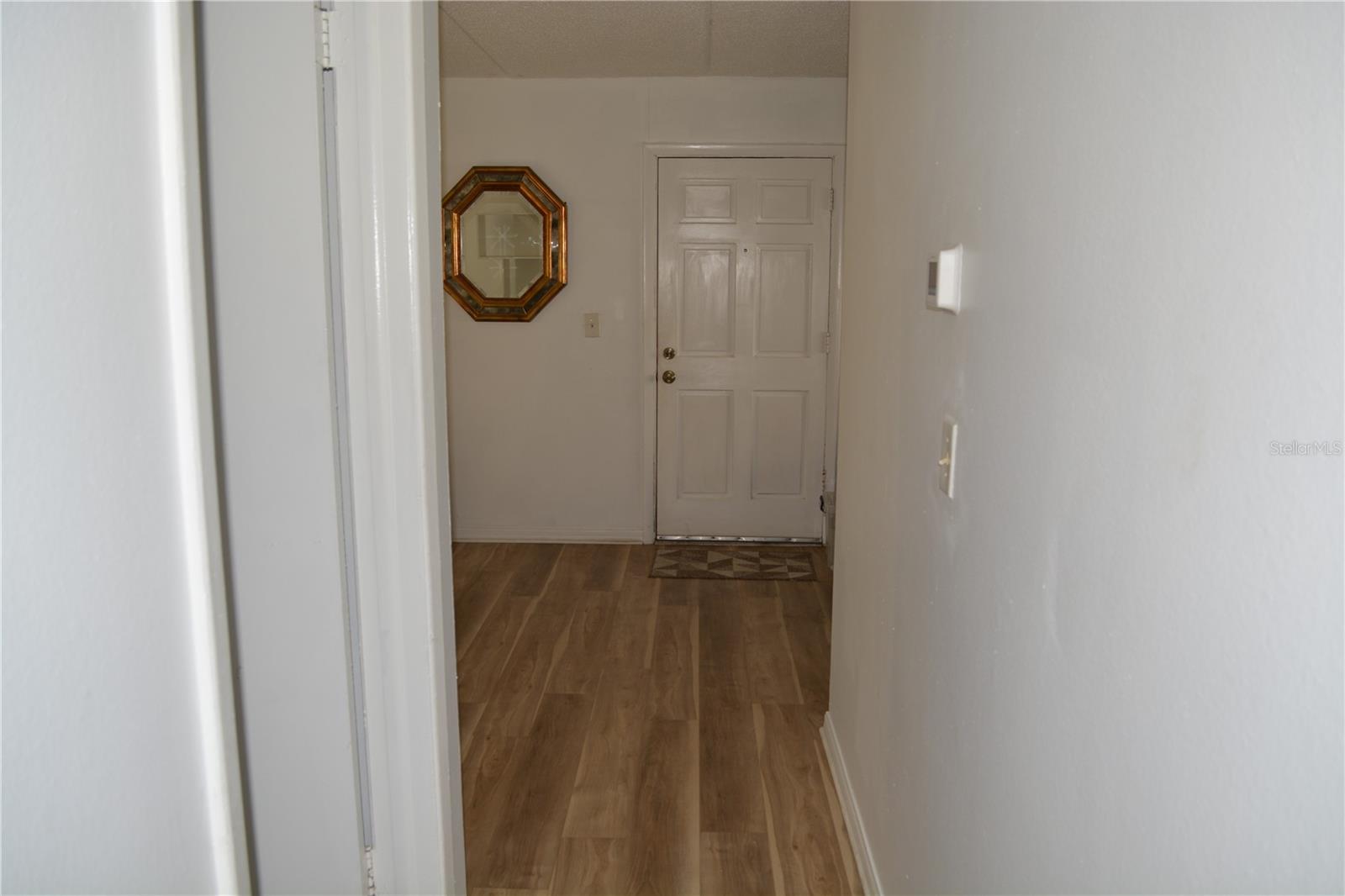 Image 11 of 21 For 3206 Azeele Street 227