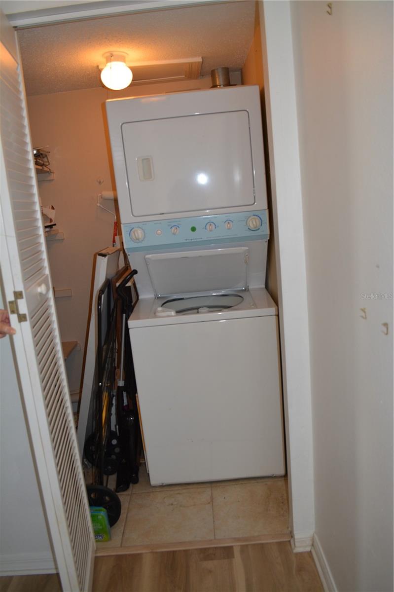 Image 12 of 21 For 3206 Azeele Street 227