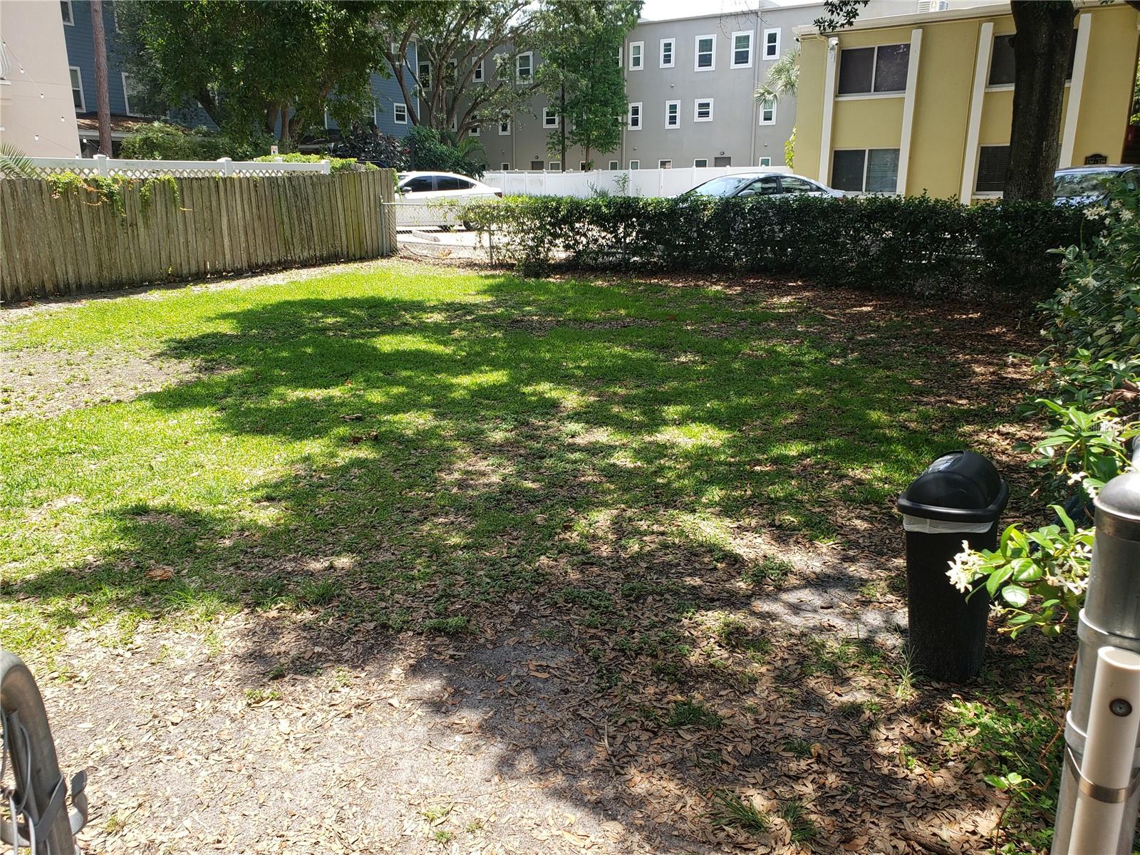 Image 20 of 21 For 3206 Azeele Street 227