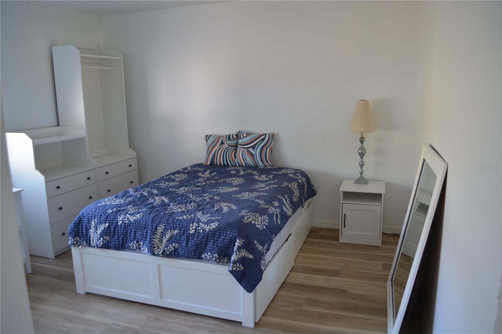 Image 8 of 21 For 3206 Azeele Street 227