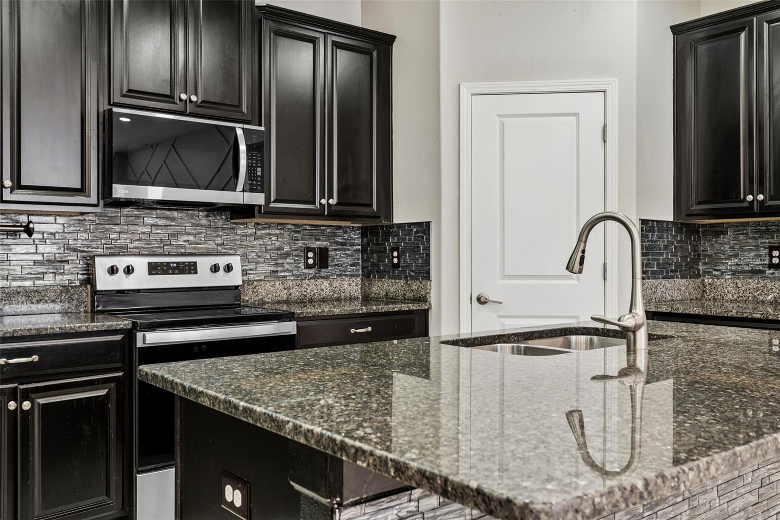 Listing photo id 7 for 6233 English Hollow Road