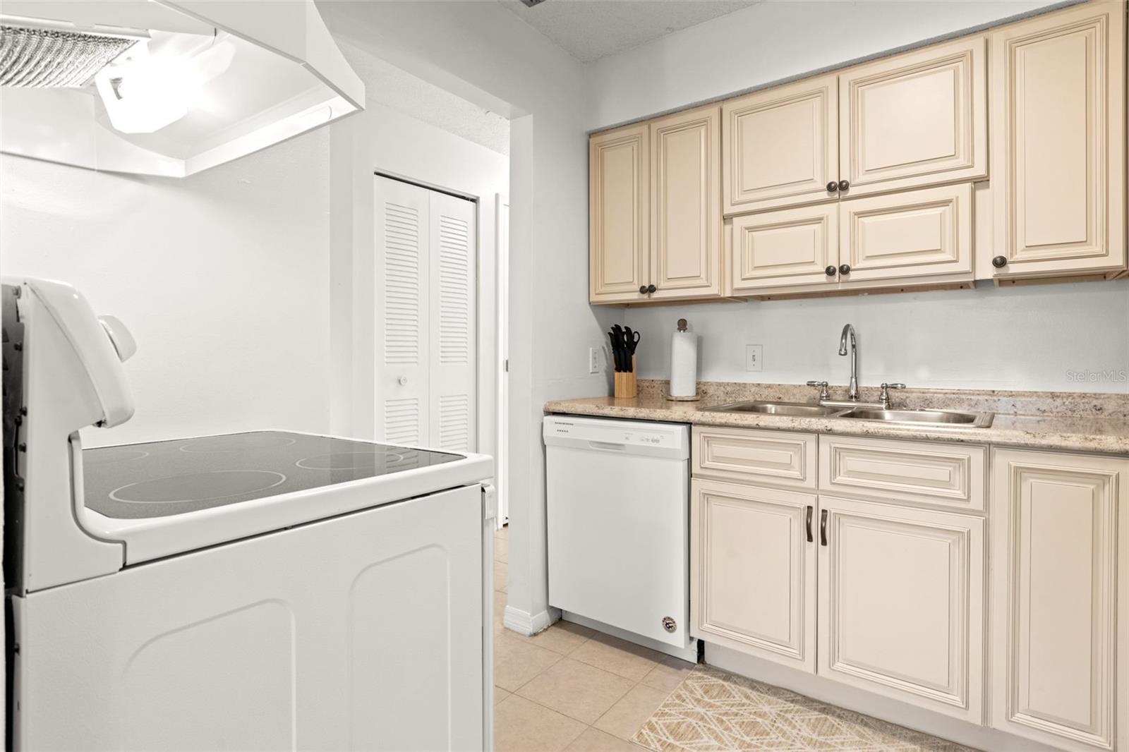 Image 11 of 30 For 4215 Bay Drive 1806d