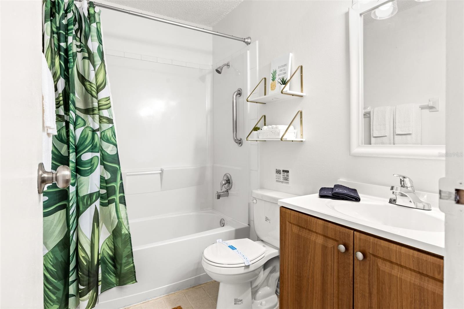 Image 17 of 30 For 4215 Bay Drive 1806d