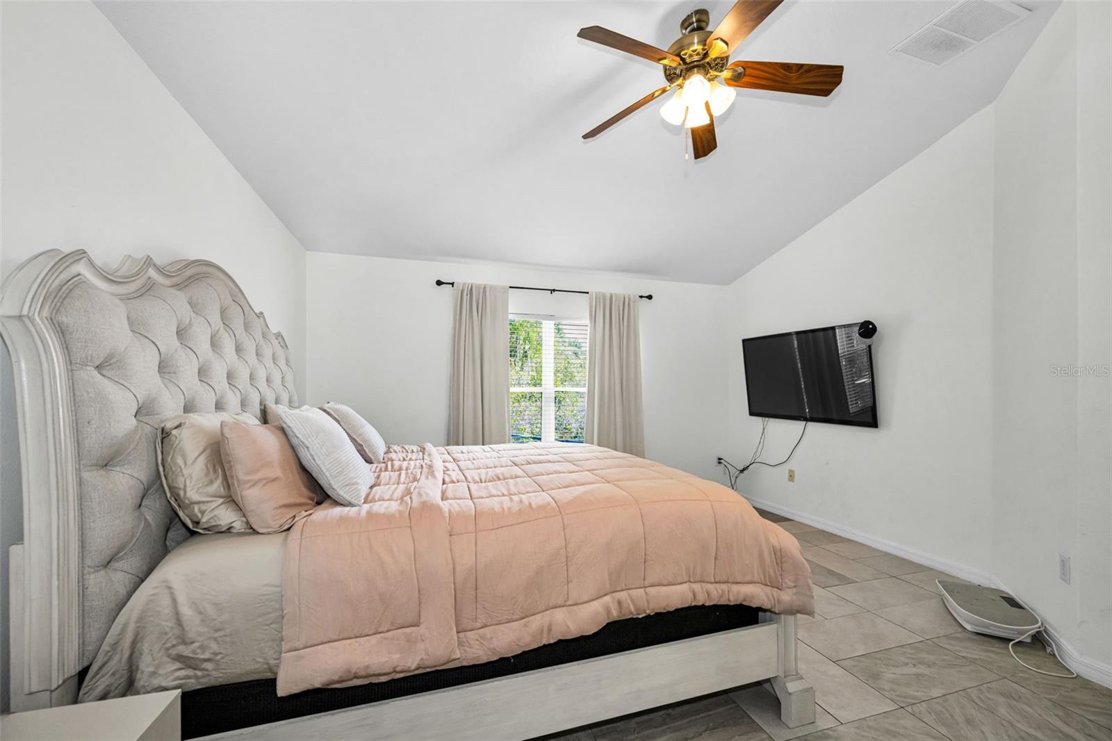 Image 17 of 60 For 25841 Crippen Drive