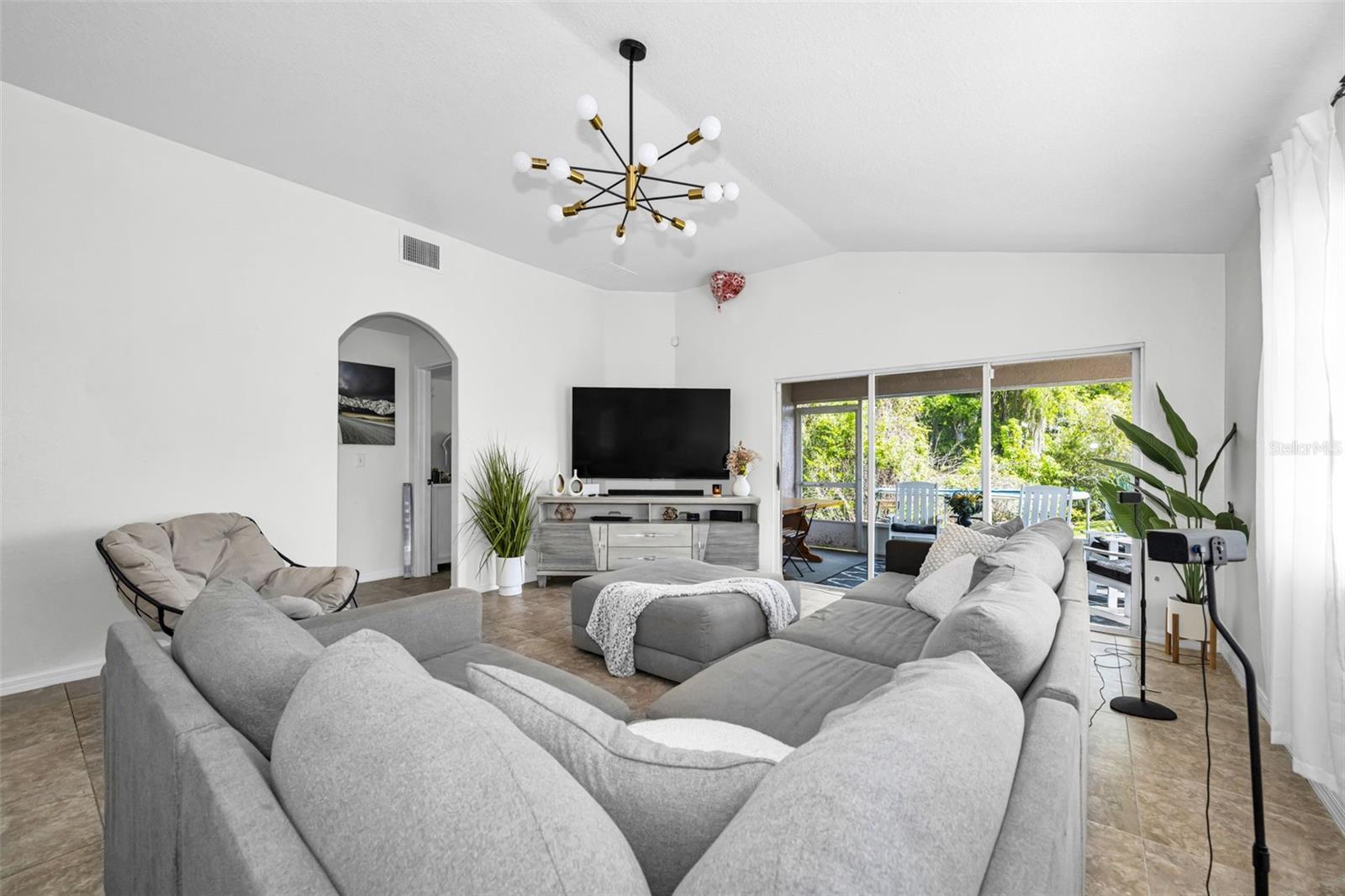 Image 7 of 60 For 25841 Crippen Drive