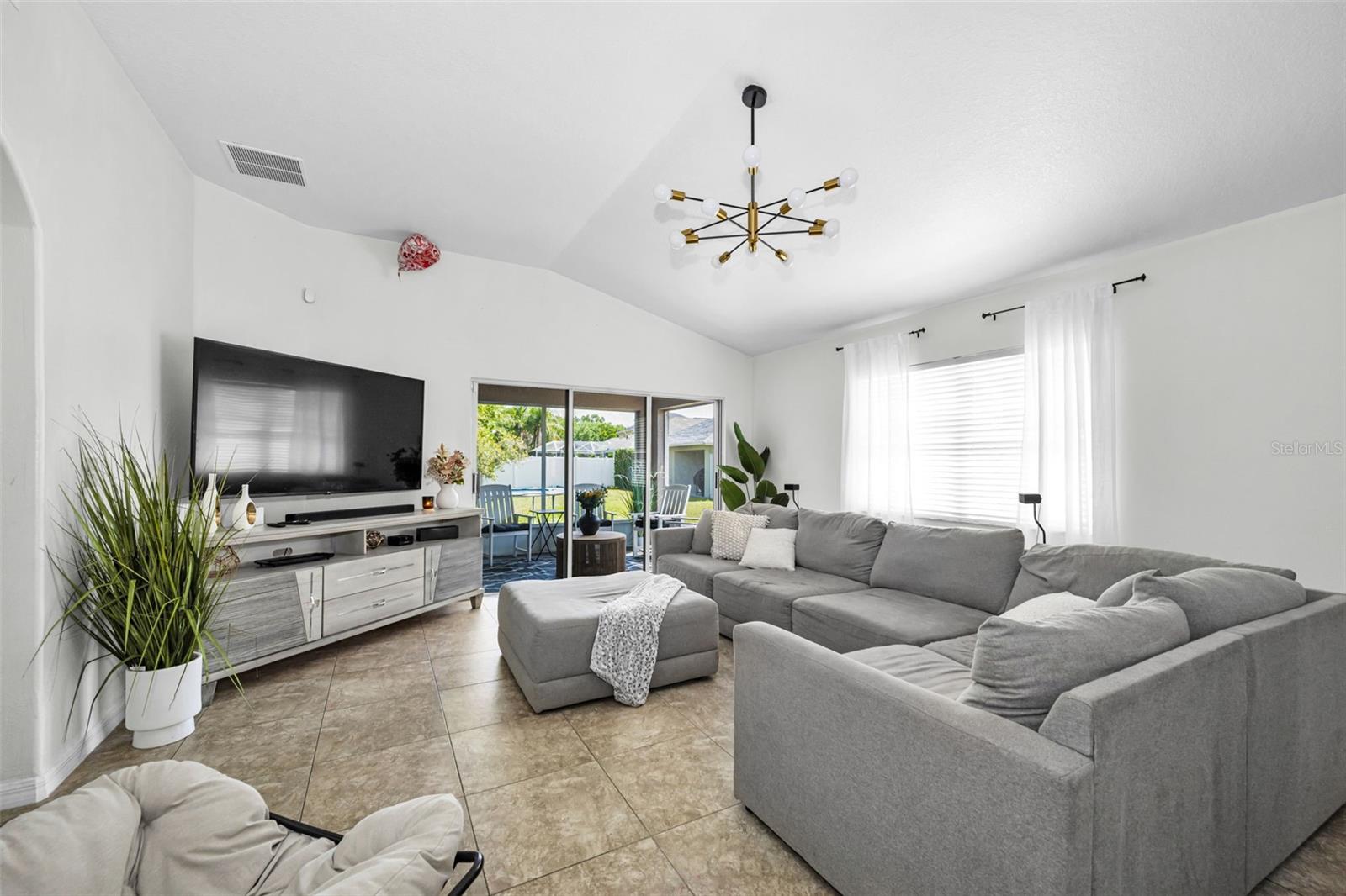 Image 8 of 60 For 25841 Crippen Drive