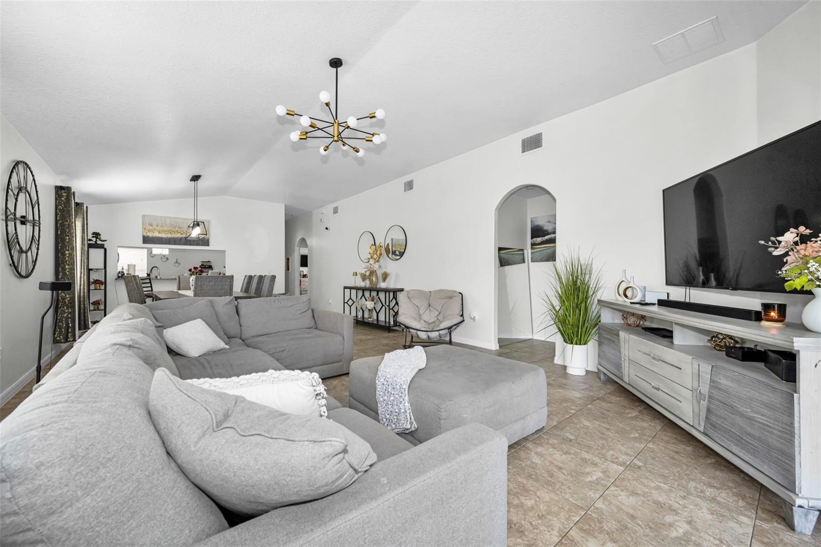 Image 9 of 60 For 25841 Crippen Drive