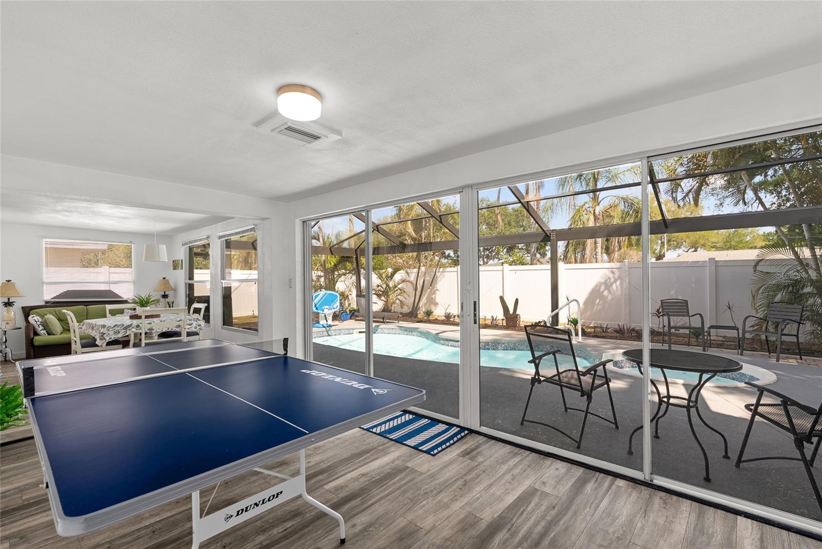 Image 14 of 42 For 10943 90th Avenue