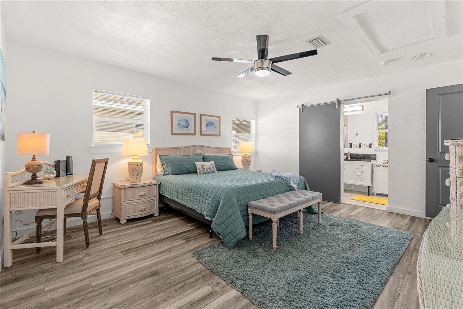 Image 16 of 42 For 10943 90th Avenue