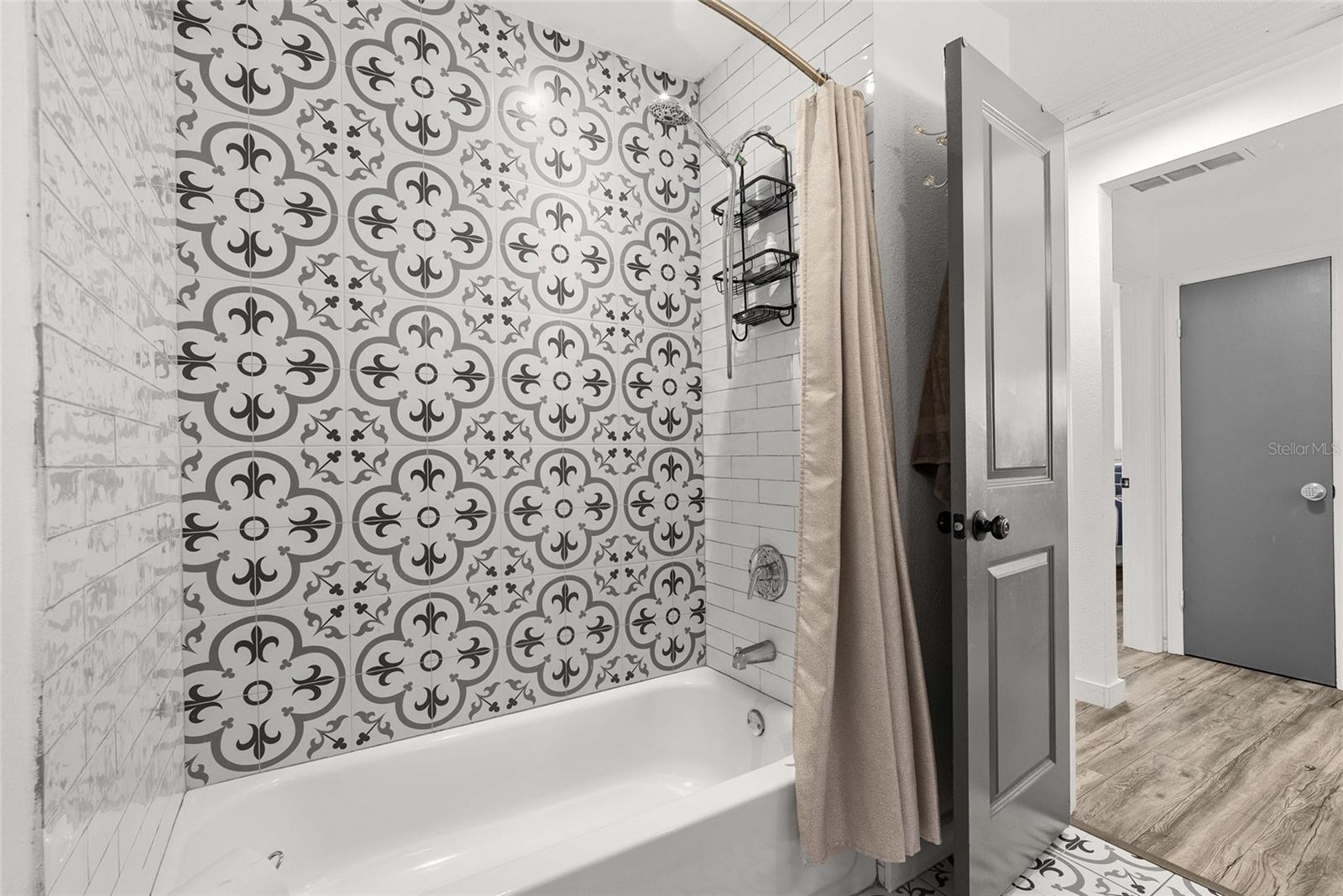 Image 24 of 42 For 10943 90th Avenue