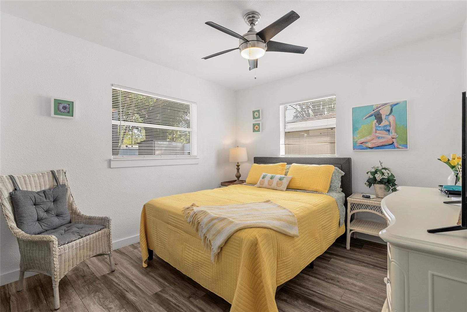 Image 25 of 42 For 10943 90th Avenue