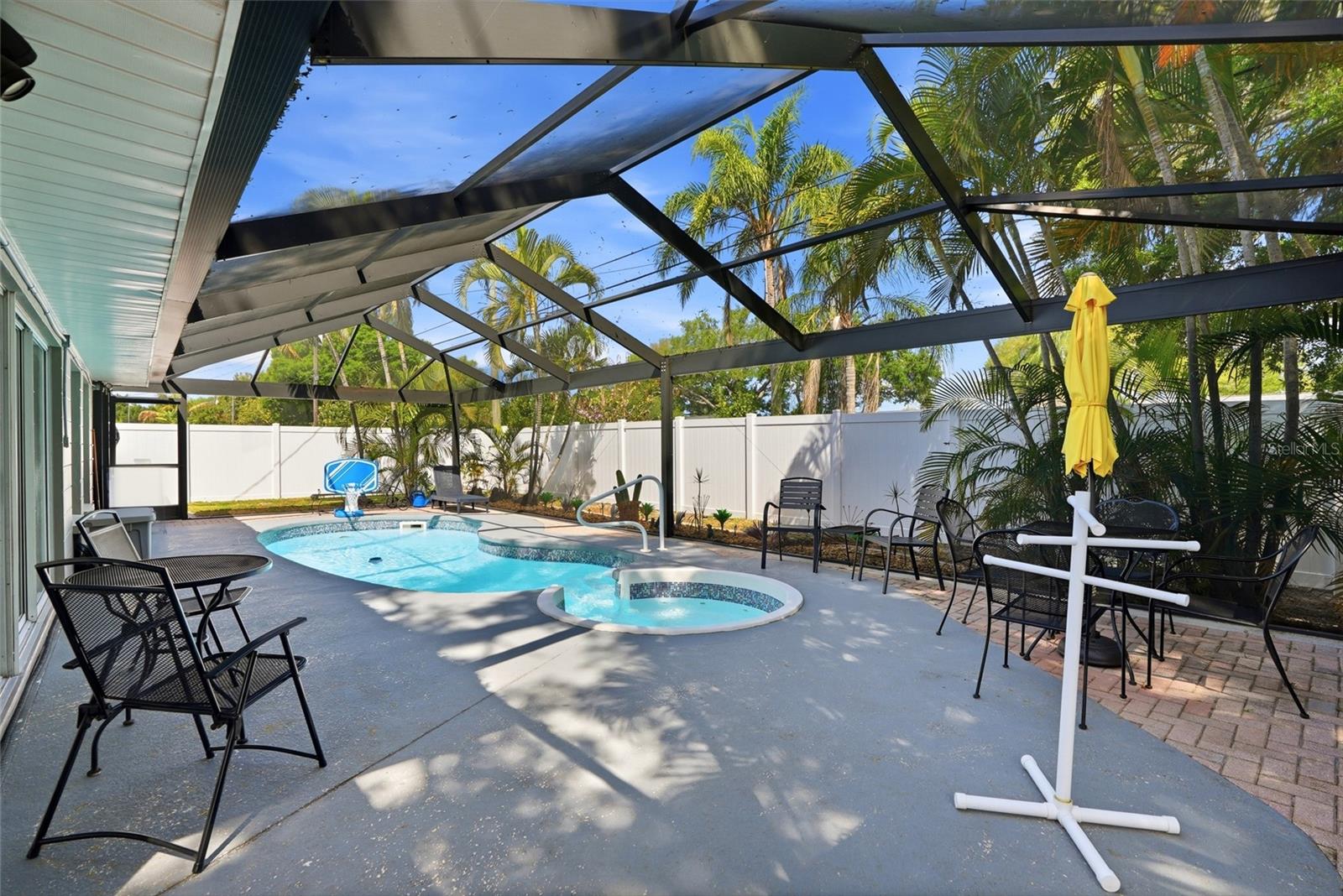 Image 27 of 42 For 10943 90th Avenue