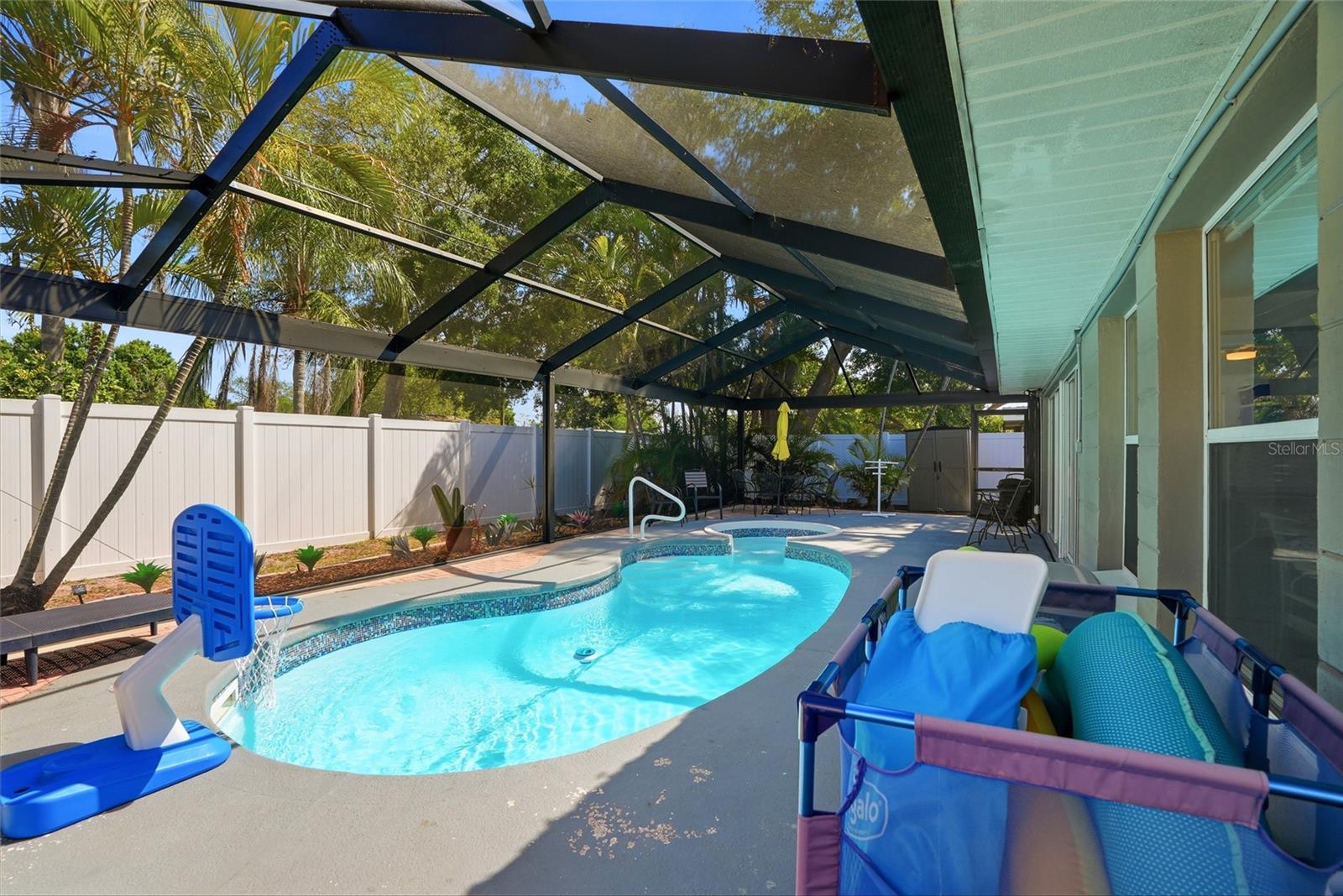 Image 30 of 42 For 10943 90th Avenue