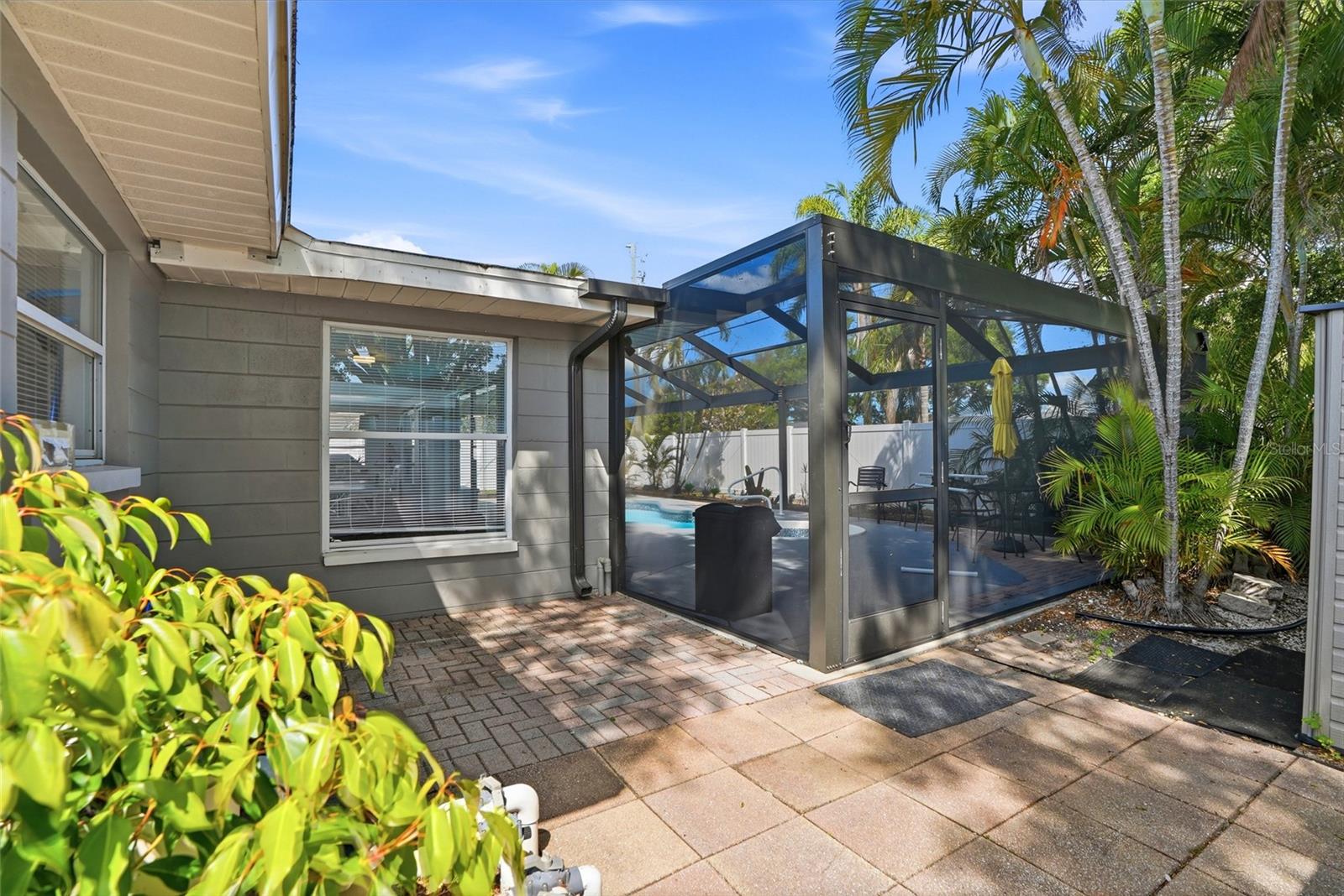 Image 32 of 42 For 10943 90th Avenue