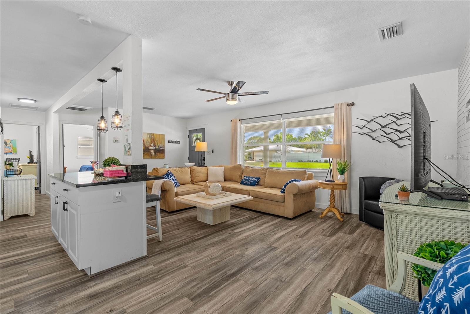 Image 6 of 42 For 10943 90th Avenue