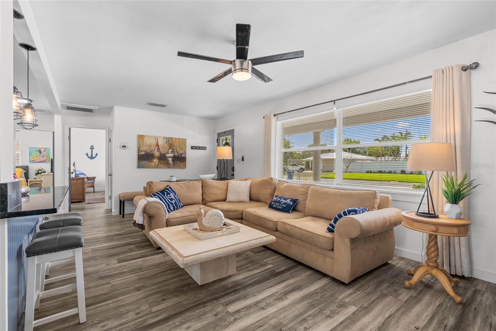 Image 7 of 42 For 10943 90th Avenue