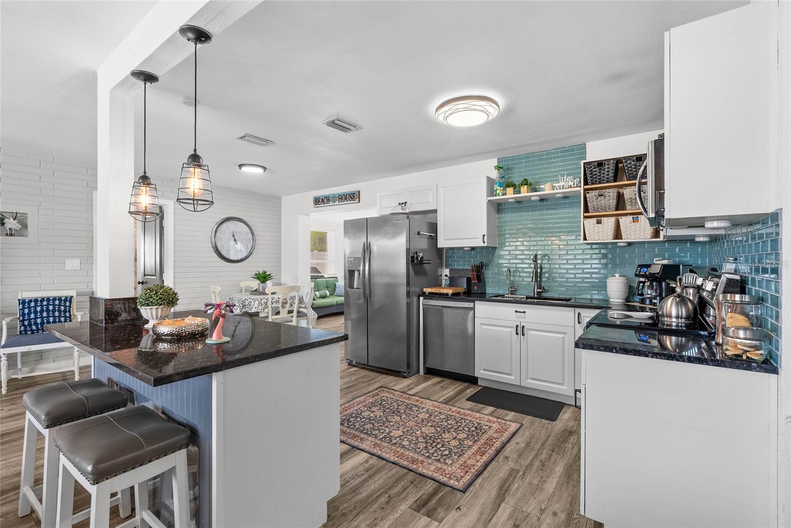 Image 8 of 42 For 10943 90th Avenue