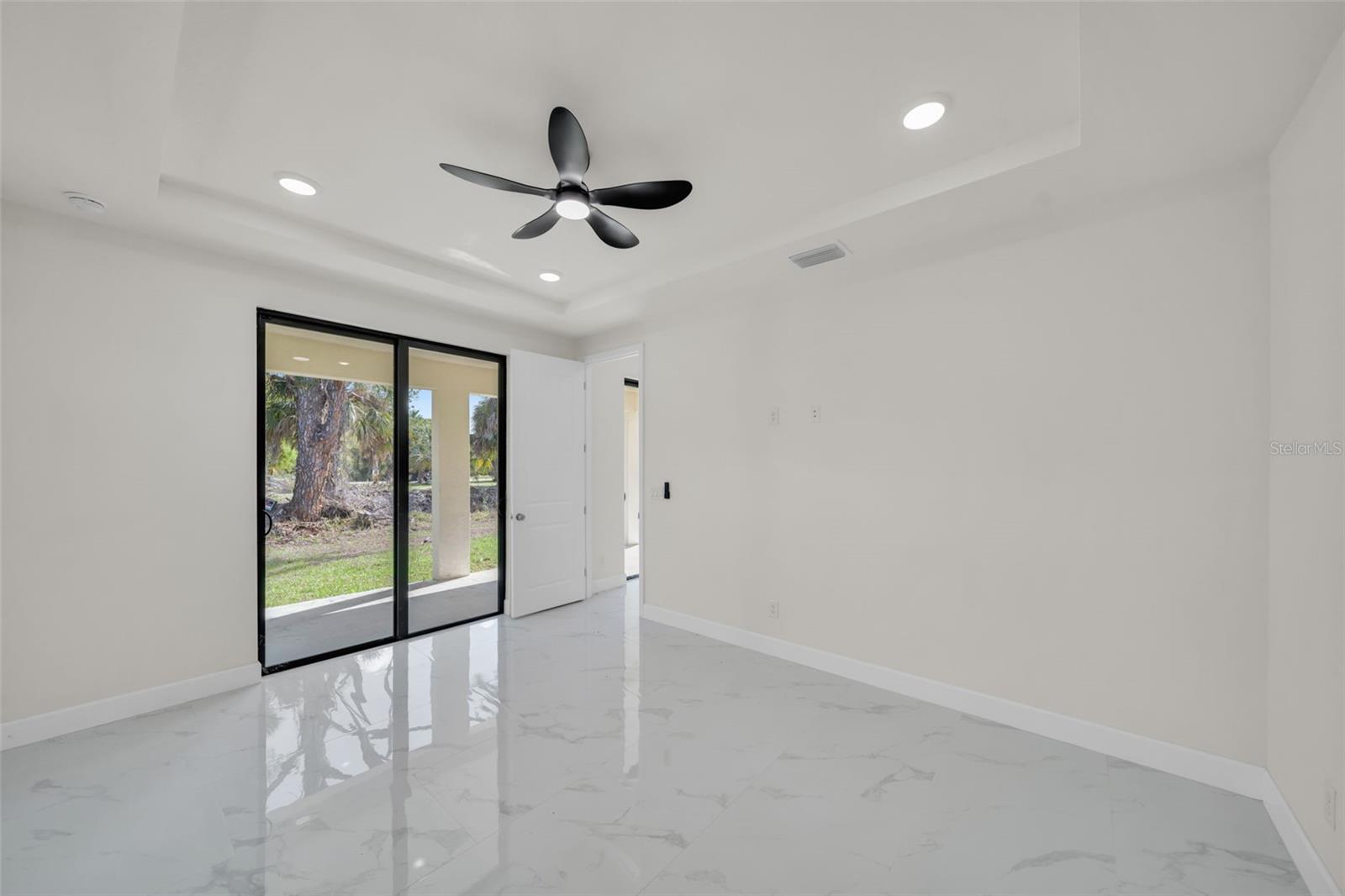 Image 13 of 23 For 446 Skyland Lane