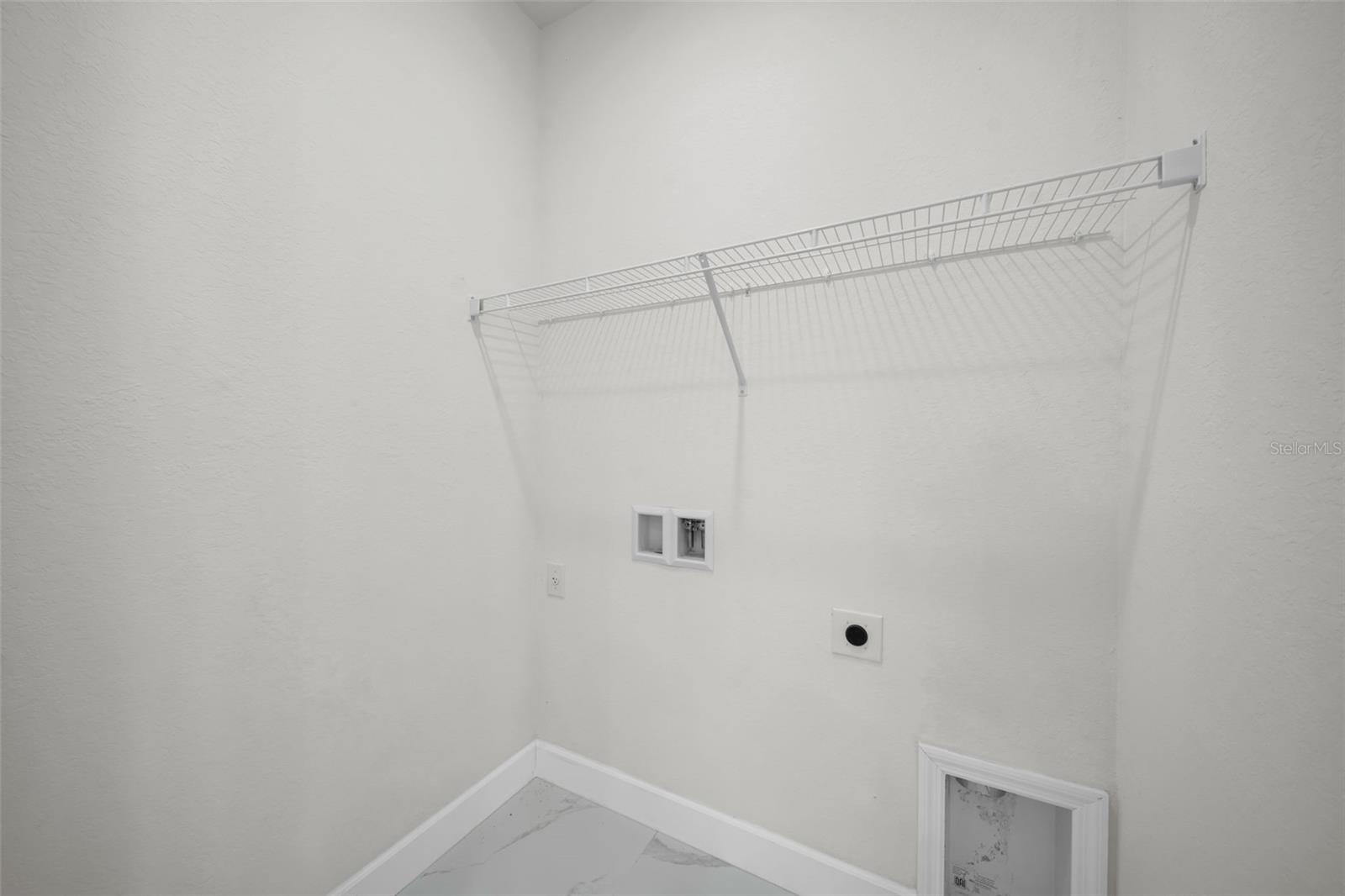 Image 9 of 23 For 446 Skyland Lane