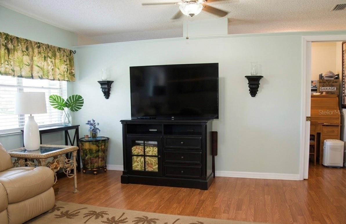 Image 8 of 19 For 1111 Harefield Circle 62