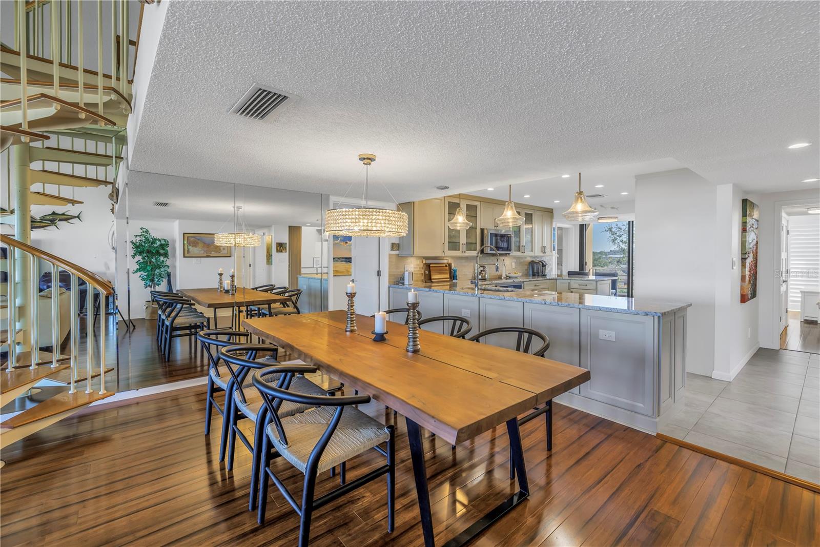 Image 25 of 55 For 2795 Kipps Colony Drive S 305