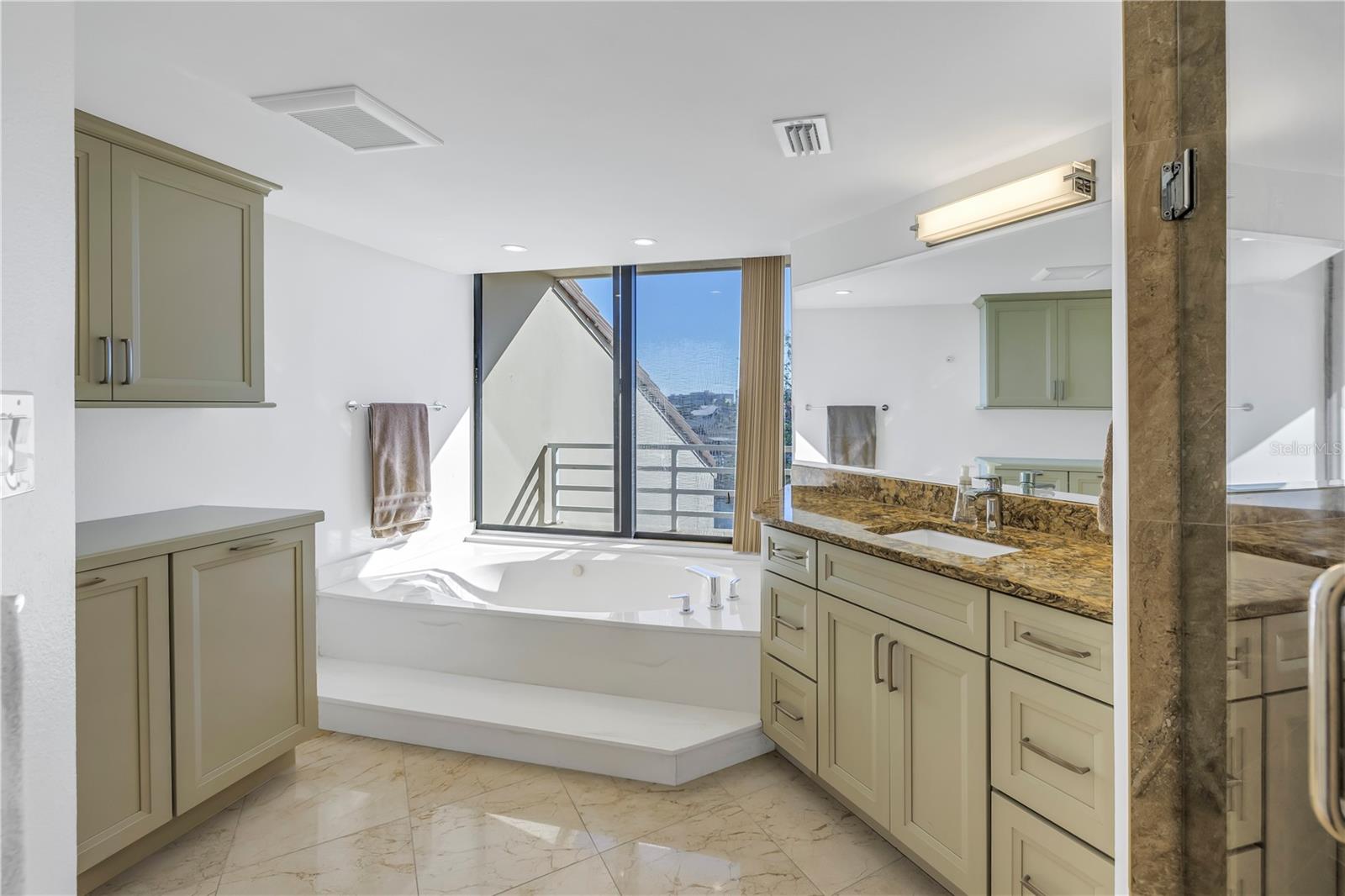 Image 39 of 55 For 2795 Kipps Colony Drive S 305