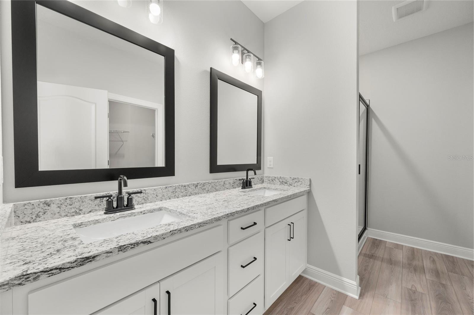 Image 5 of 8 For 7665 Somersworth Drive