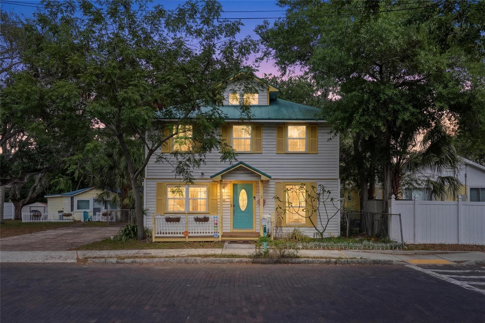 Image 2 of 41 For 516 5th Avenue N