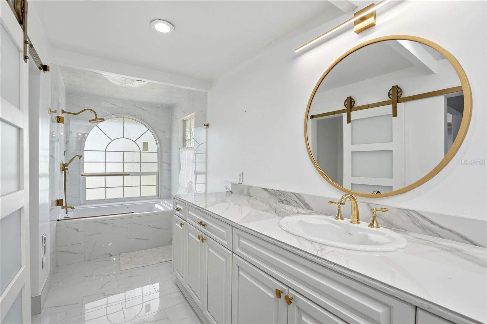 Image 22 of 41 For 516 5th Avenue N