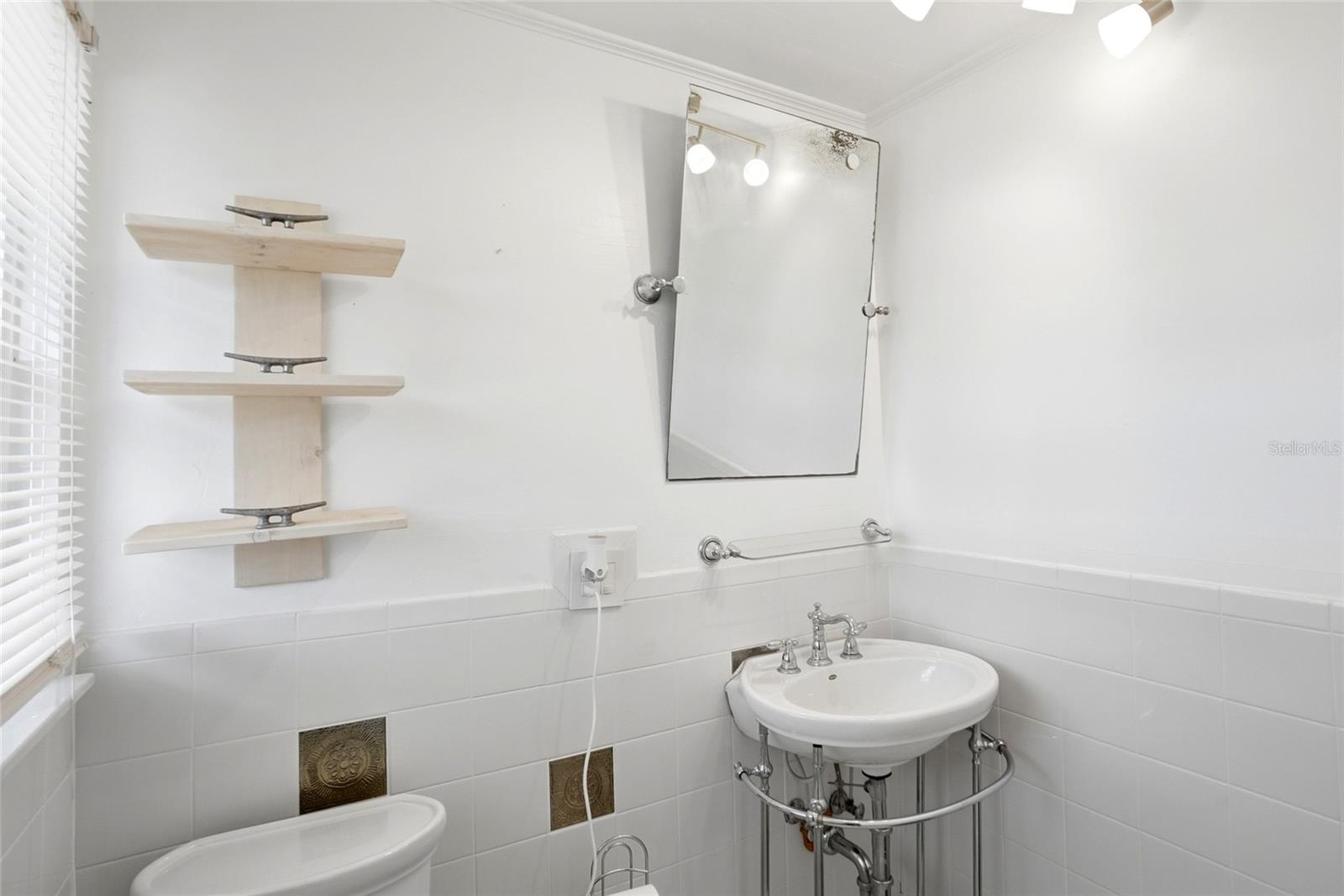 Image 30 of 41 For 516 5th Avenue N