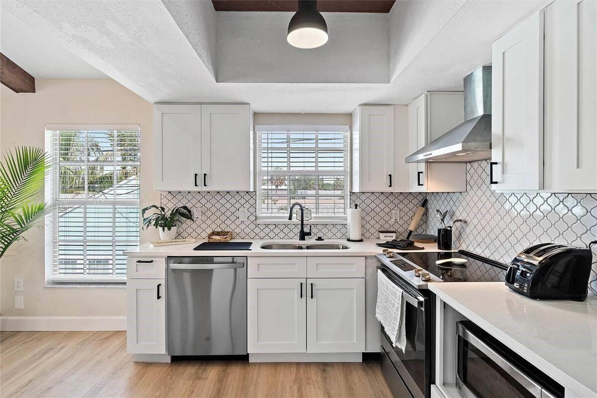 Image 10 of 37 For 7615 Coquina Way