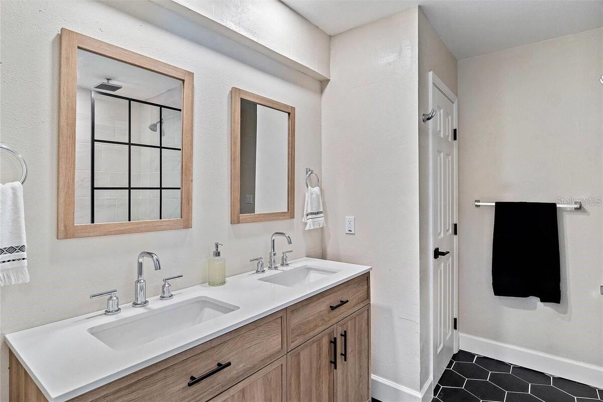 Image 19 of 37 For 7615 Coquina Way